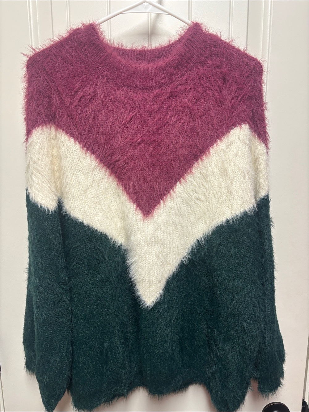Listicle Fuzzy Chevron Crewneck Sweater in Wine, Cream & Forest size M